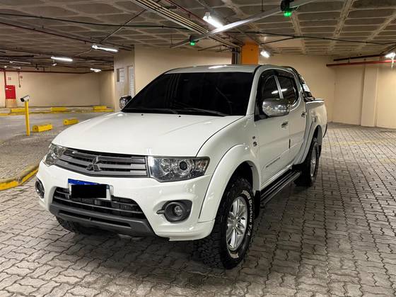 MITSUBISHI L200 TRITON 3.2 HPE 4X4 CD 16V TURBO INTERCOOLER DIESEL 4P AUTOMÁTICO
